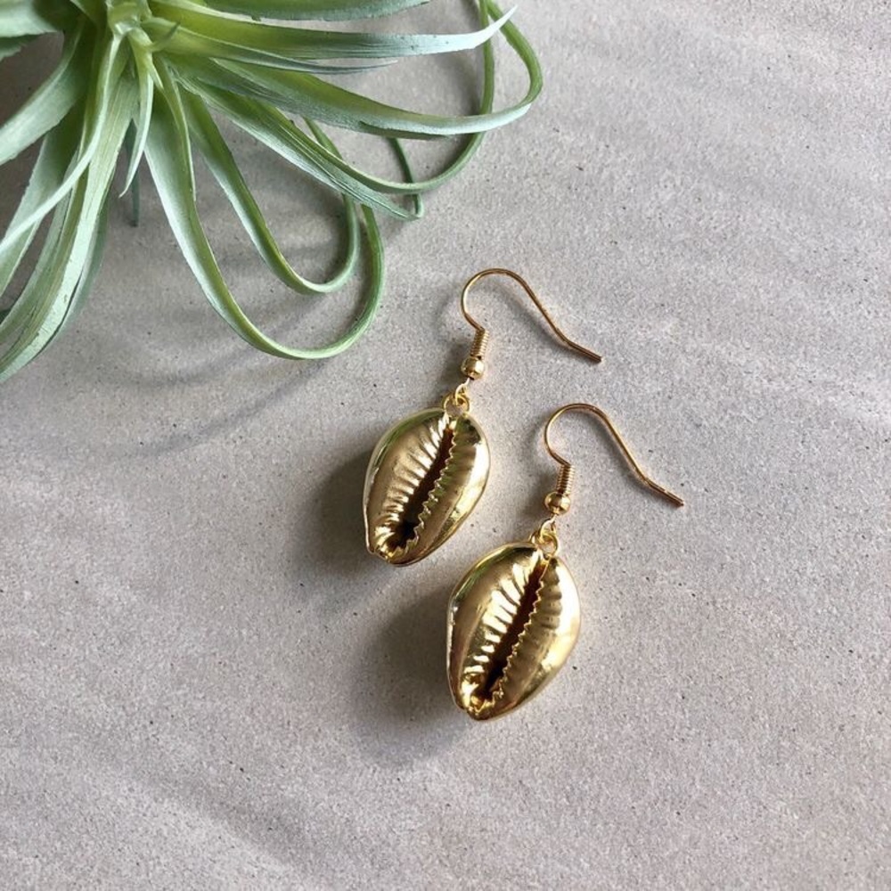 RESTOCKED IN NEW LISTING Cowrie Earrings - Picture 2 of 5